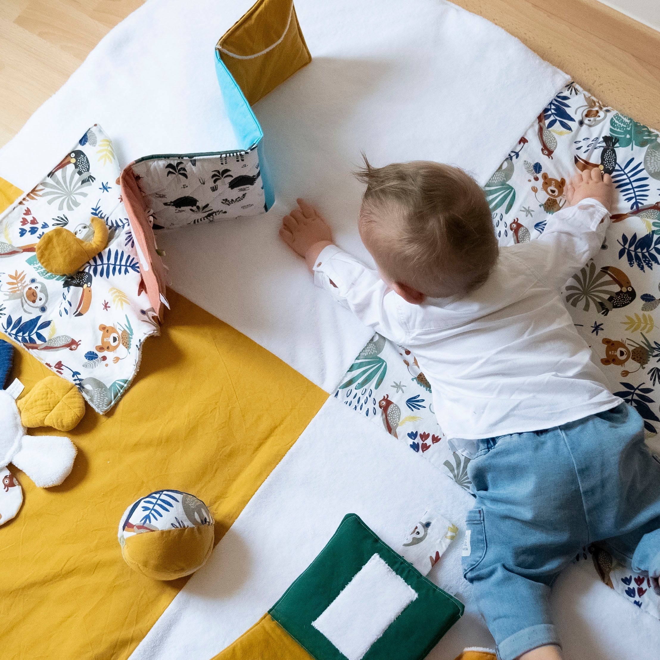 Tapis d’éveil évolutif et transportable – Amazonie moutarde