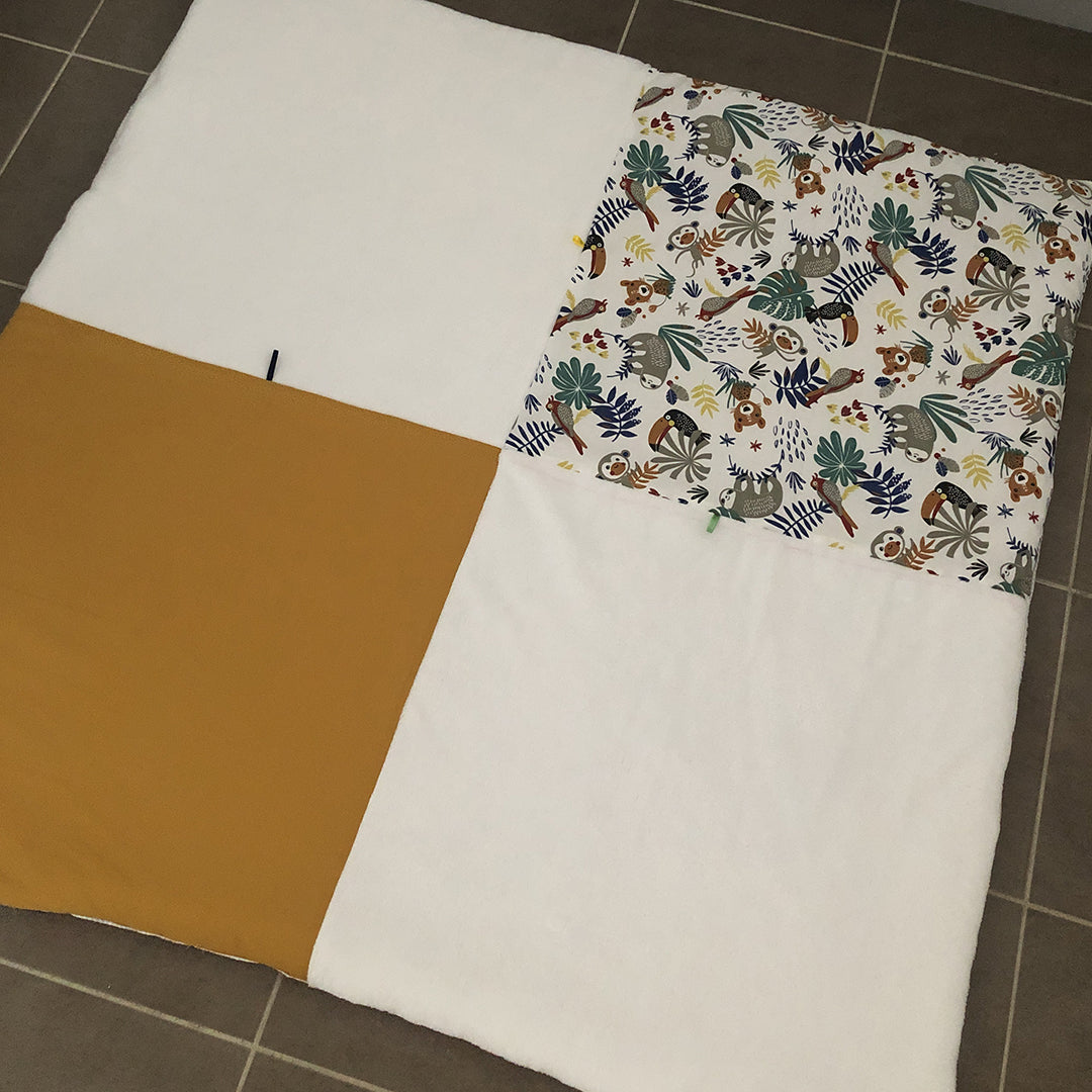 Tapis d’éveil évolutif et transportable – Amazonie moutarde