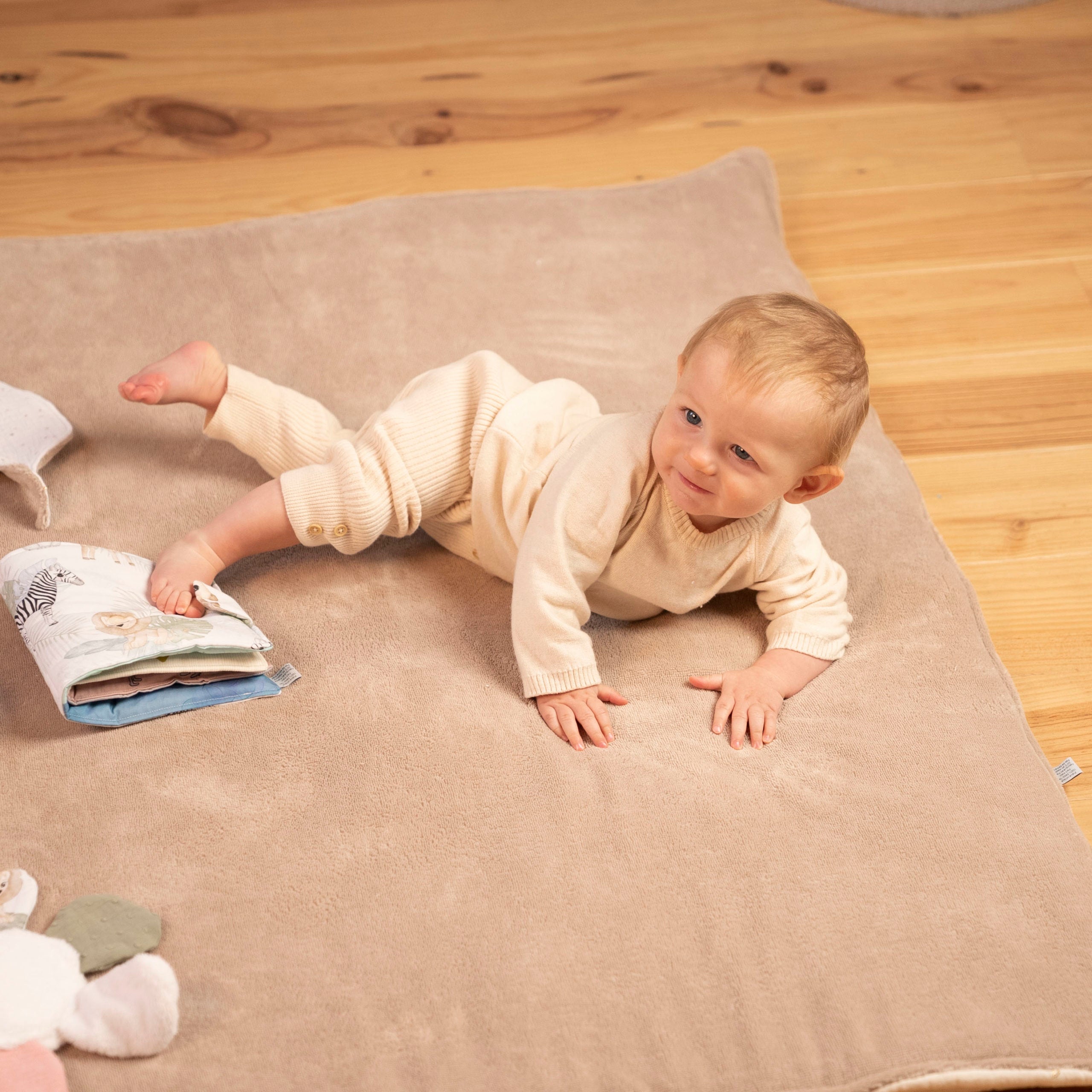 Tapis de jeu nomade et évolutif tout doux – 100% éponge galet