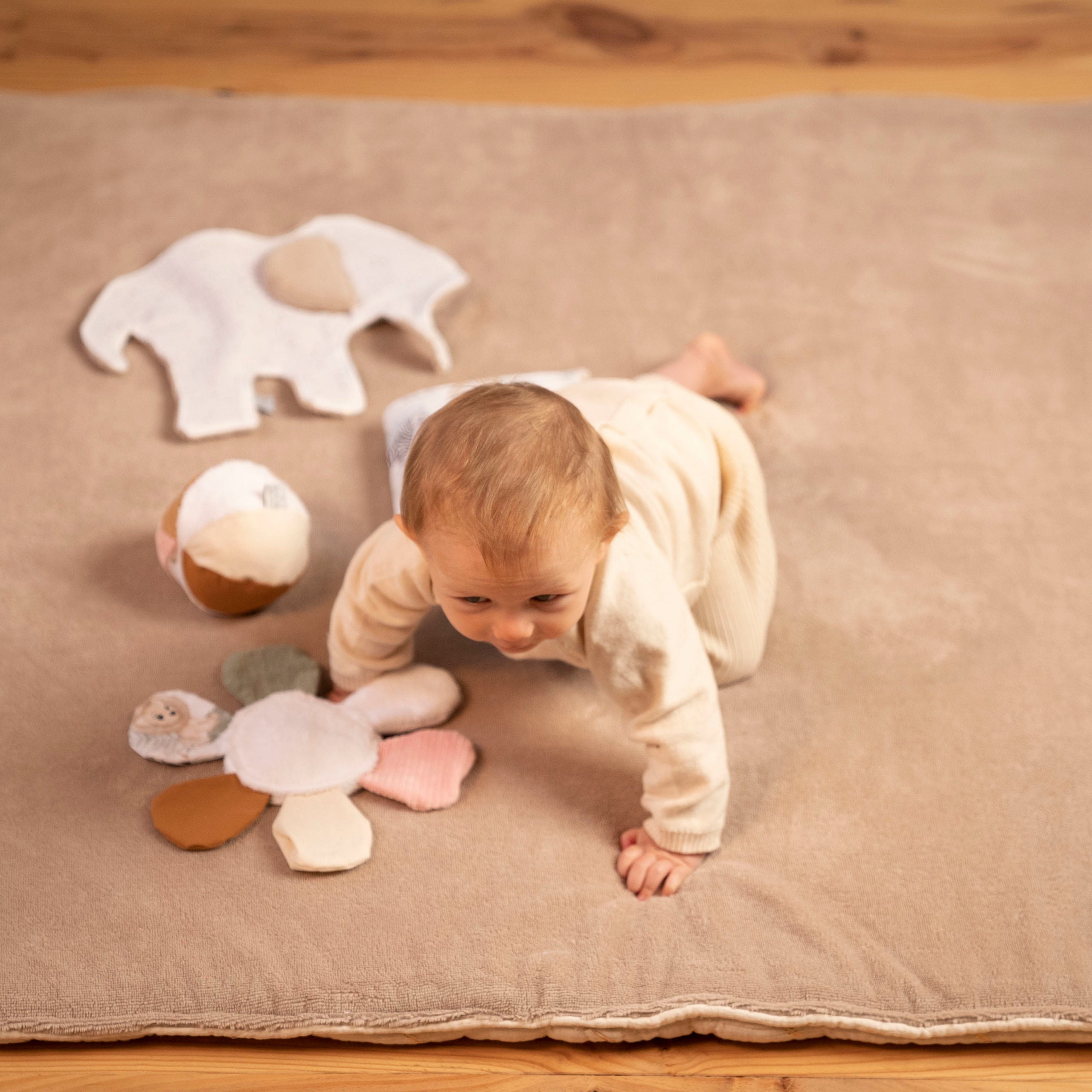 Tapis de jeu nomade et évolutif tout doux – 100% éponge galet
