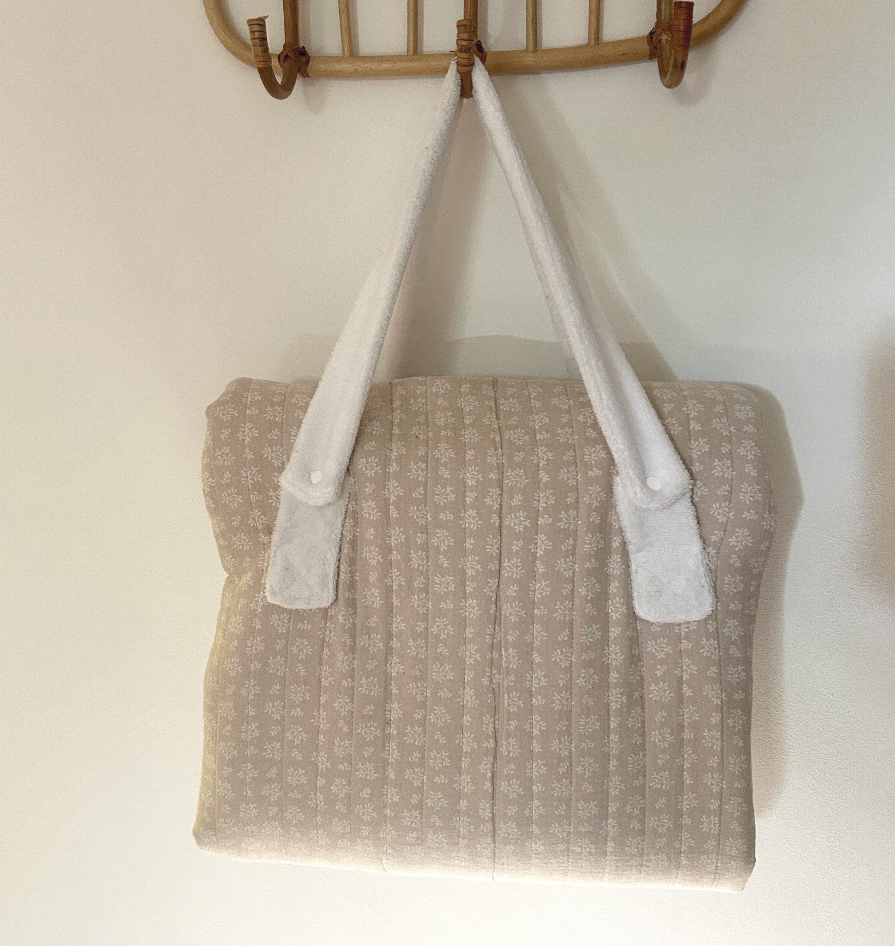 Tapis d’éveil nomade et évolutif – Fleurs/pêche