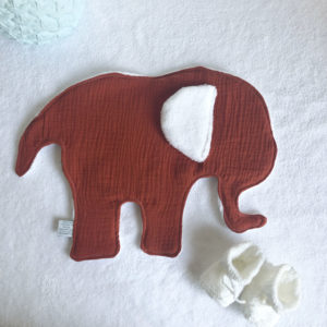 doudou-plat-elephant-bebe-terracotta