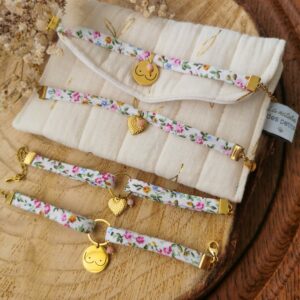bracelet-tissu-mere-fille-octobre-rose-modeles-pochette-tissu