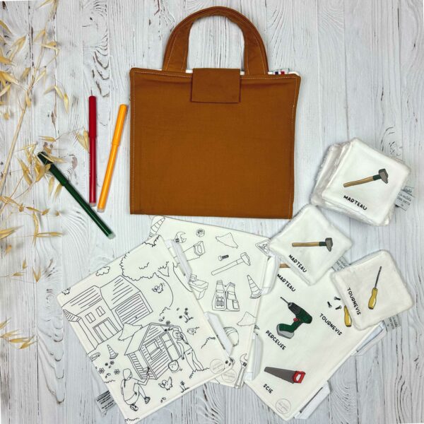 mallette-activites-evolutive-coloriage-lavable-bricolage-camel-outils