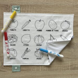set-de-table-a-colorier-lavable-scene-legumes